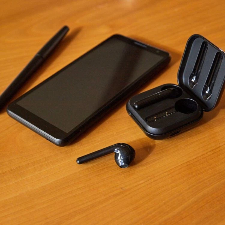 ESSENTIEL B Ecouteurs EBTWS00 Noir 4 ESSENTIEL B Ecouteurs EBTWS00 Noir – Image 2