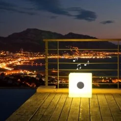 Lumisky Cube Lumineux Enceinte Bluetooth CARRY PLAY Blanc Polyéthylène H40CM -Casques Et Haut-Parleurs B2CD 477